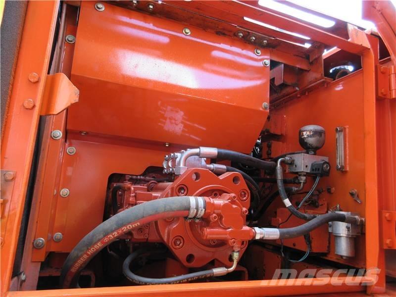 Doosan 225 LC Pásová rýpadla