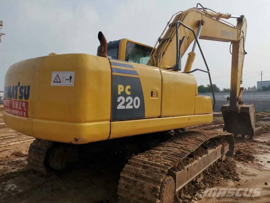 Komatsu PC 220-8 Pásová rýpadla