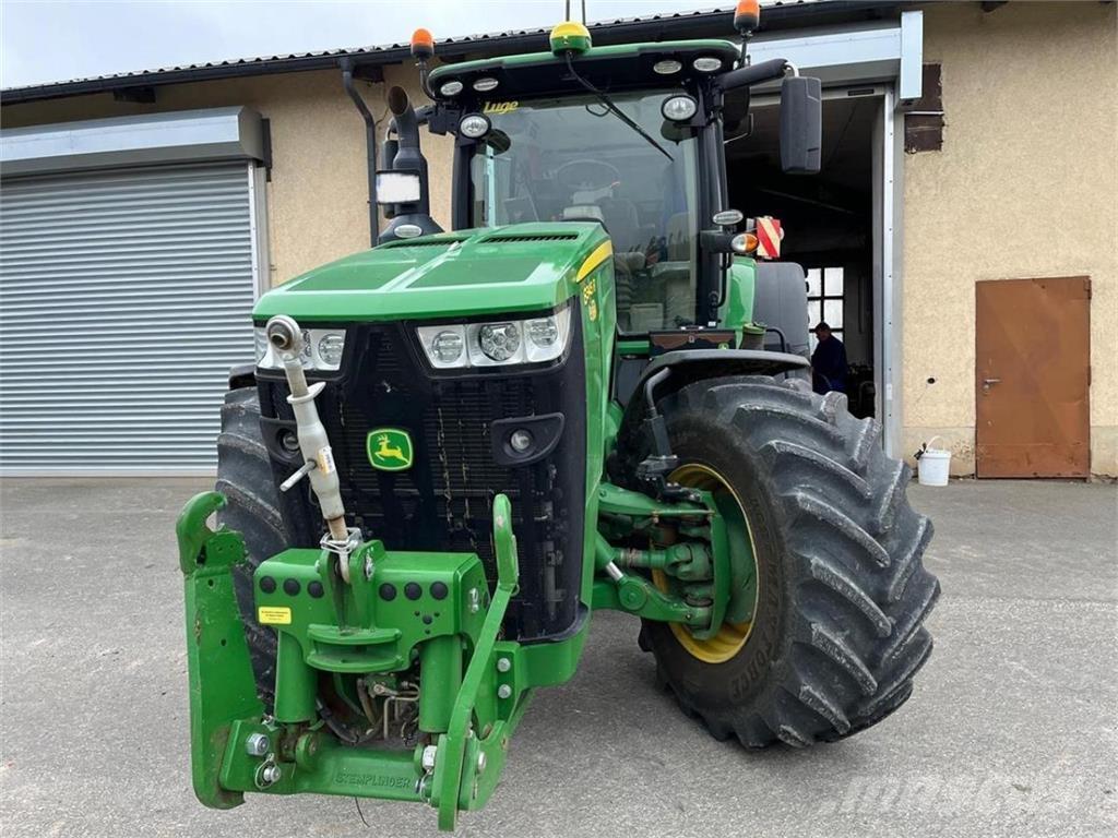 John Deere 8345R Traktory