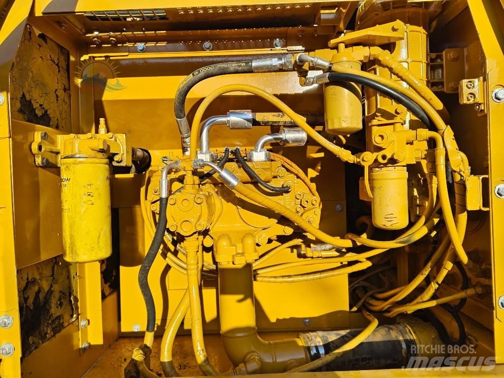 CAT 325 C Pásová rýpadla