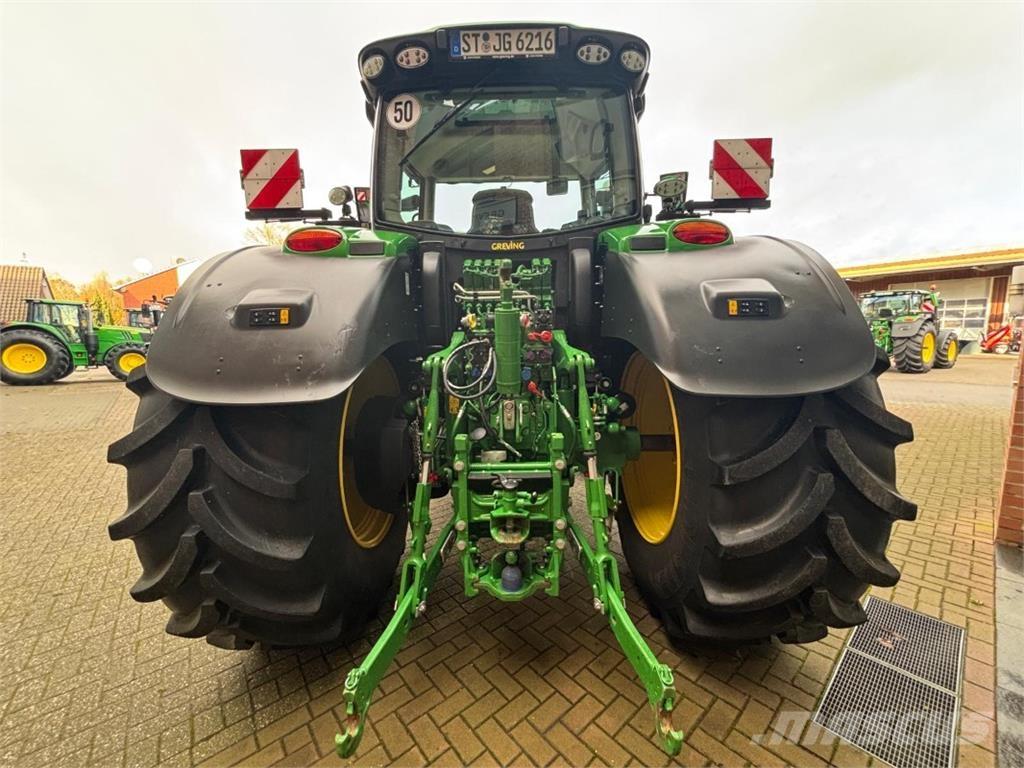 John Deere 6R215 Traktory