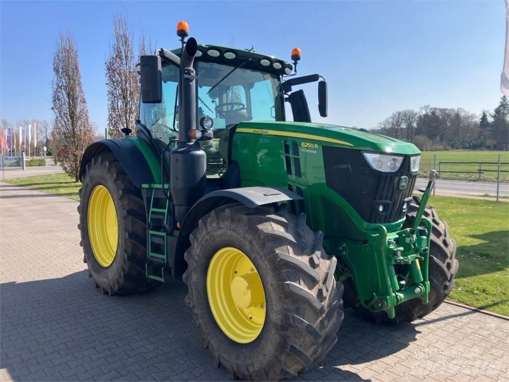 John Deere 6250R Traktory