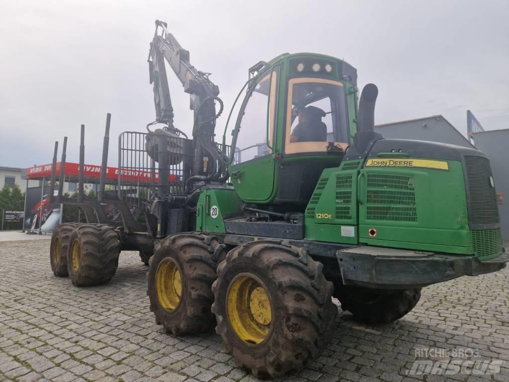 John Deere 1210 E Vyvážecí traktory