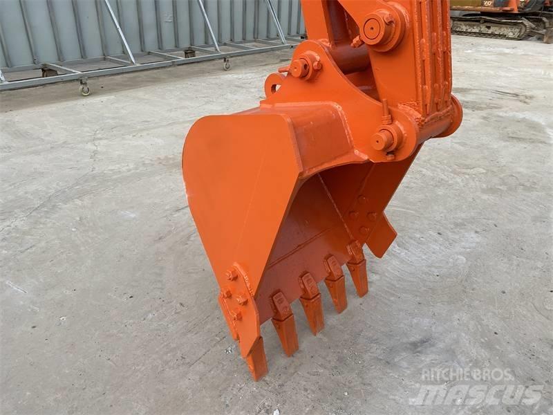 Doosan DH 80 G Pásová rýpadla