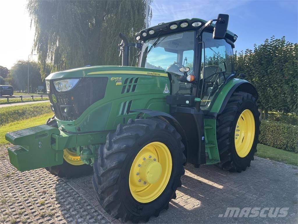 John Deere 6145R Traktory
