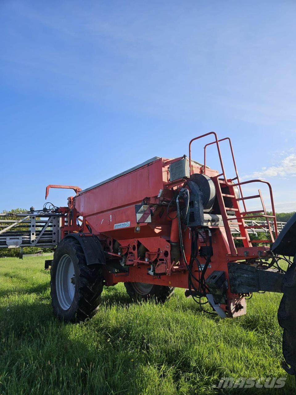 Rauch AGT 6036 Rozmetadlo minerálních hnojiv