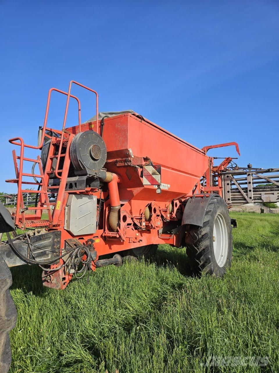 Rauch AGT 6036 Rozmetadlo minerálních hnojiv