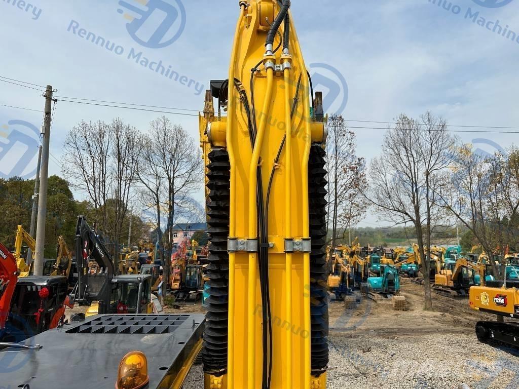 Komatsu PC200-8 Pásová rýpadla