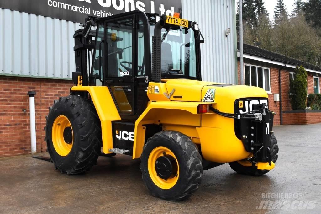 JCB 940 Terénní vysokozdvižné vozíky