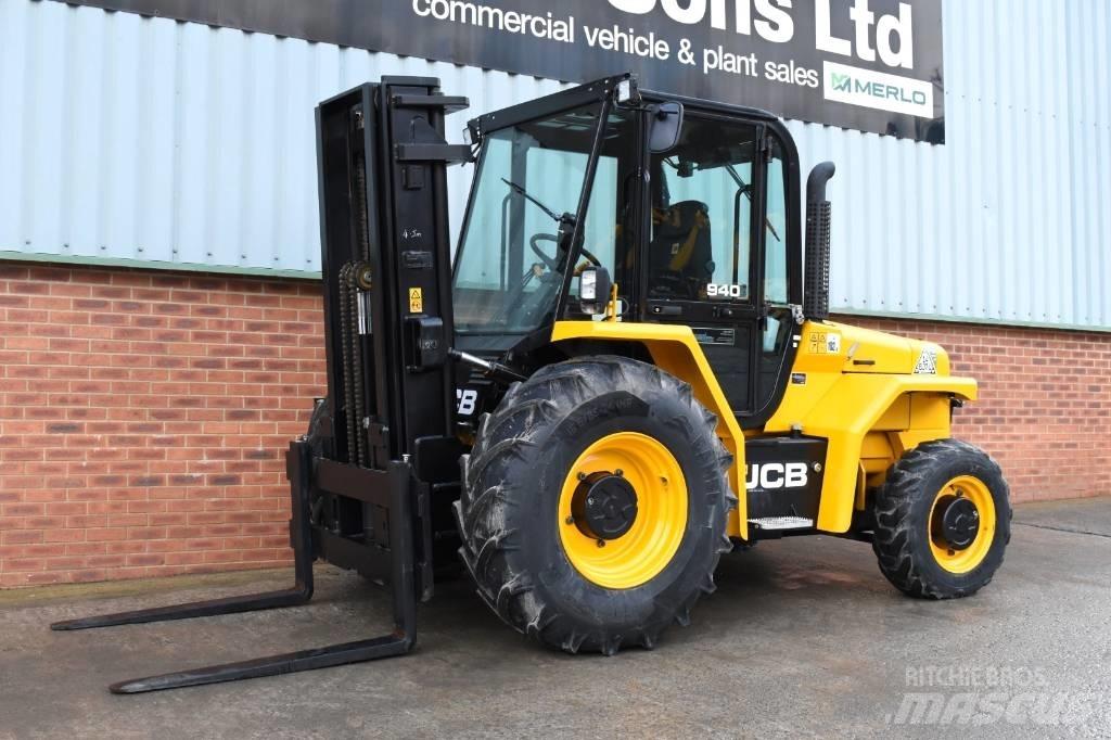 JCB 940 Terénní vysokozdvižné vozíky