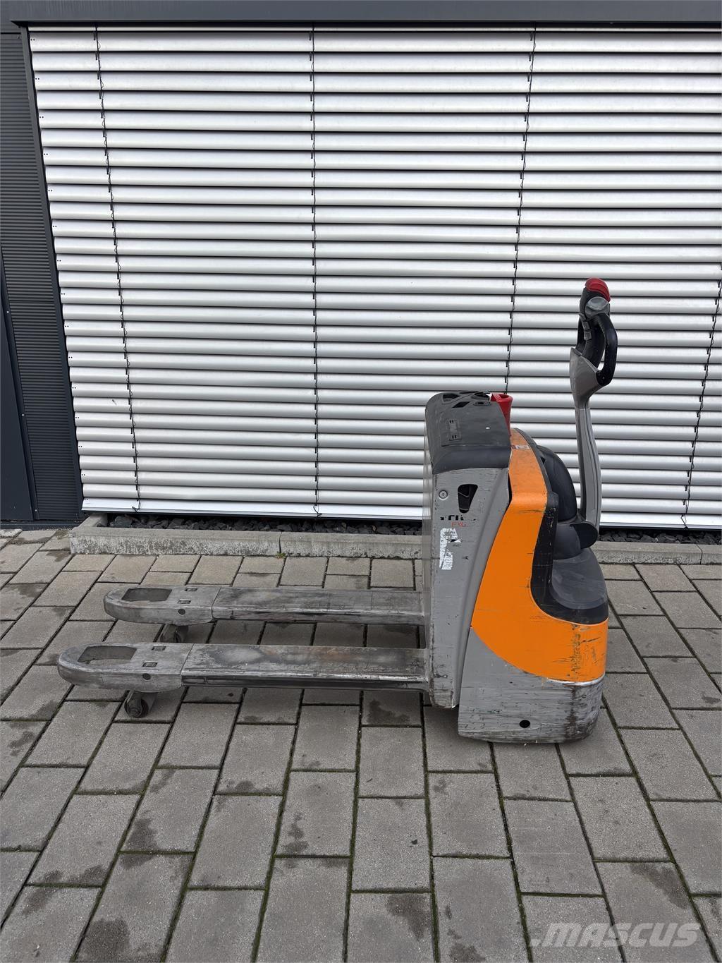 Still EXU16 Ručně vedené vysokozdvižné vozíky