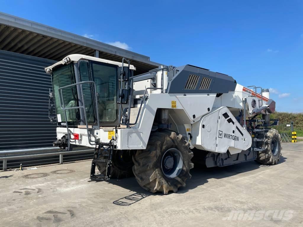 Wirtgen WR 240I Recyklátory asfaltu