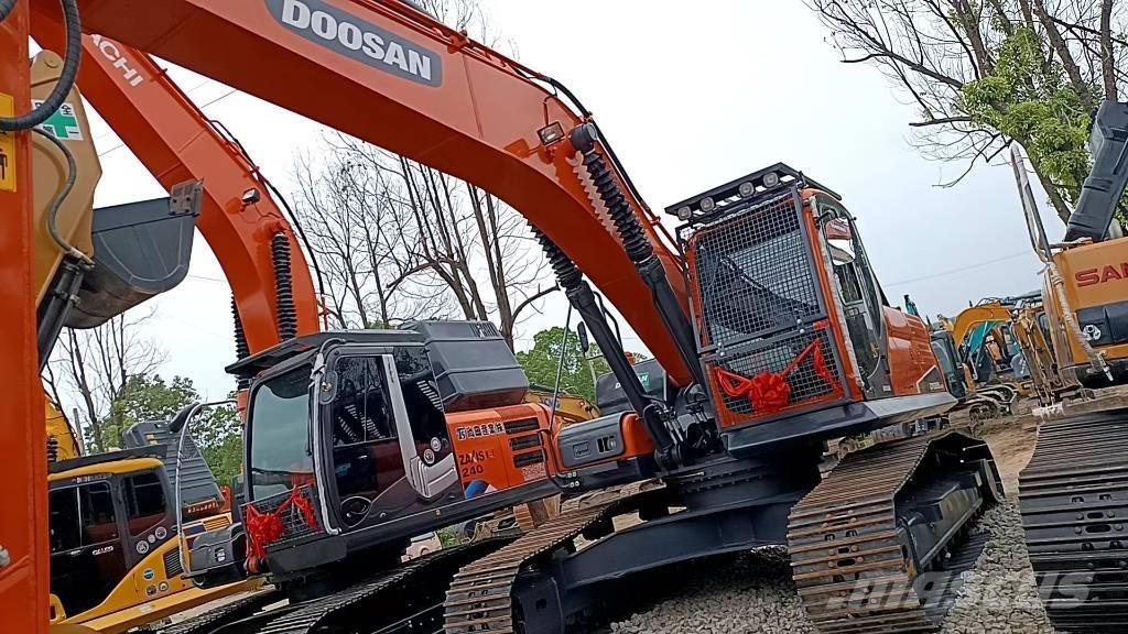 Doosan DX 225 LC Pásová rýpadla