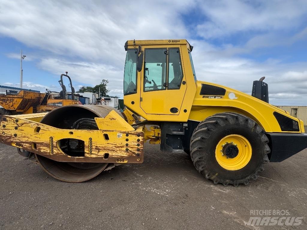 Bomag BW 216 D H-4 Tahačové válce