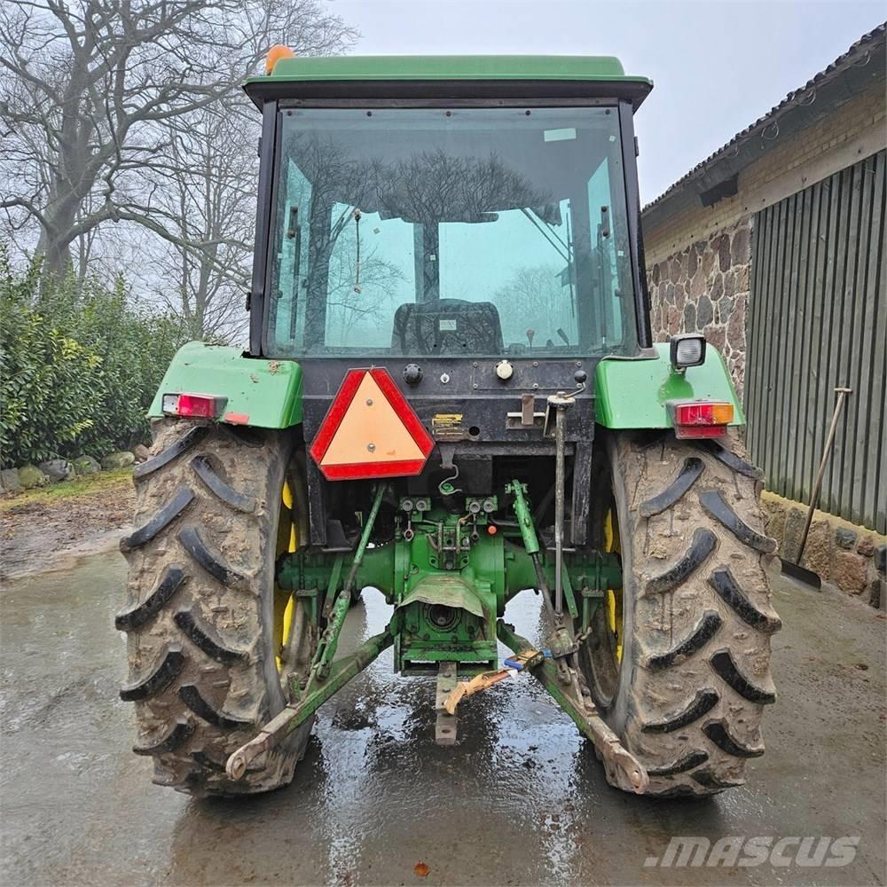 John Deere 2040 Traktory