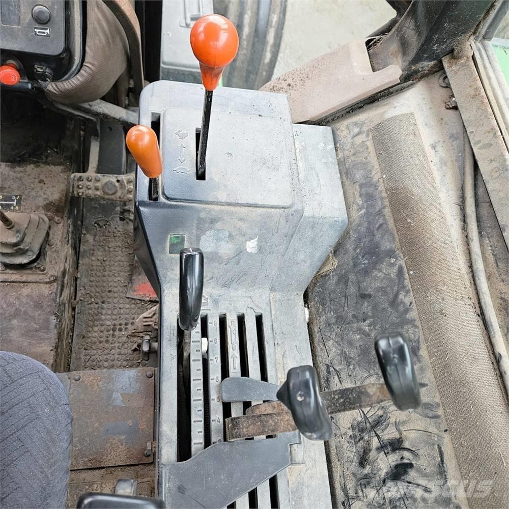 John Deere 2040 Traktory