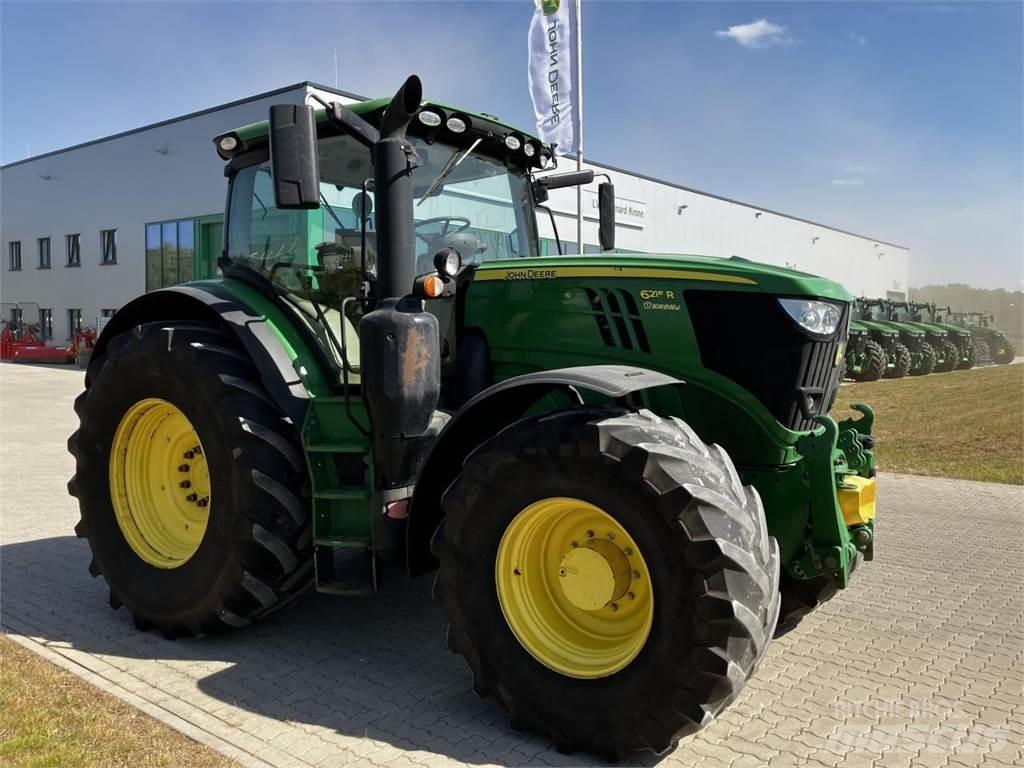 John Deere 6215R Traktory