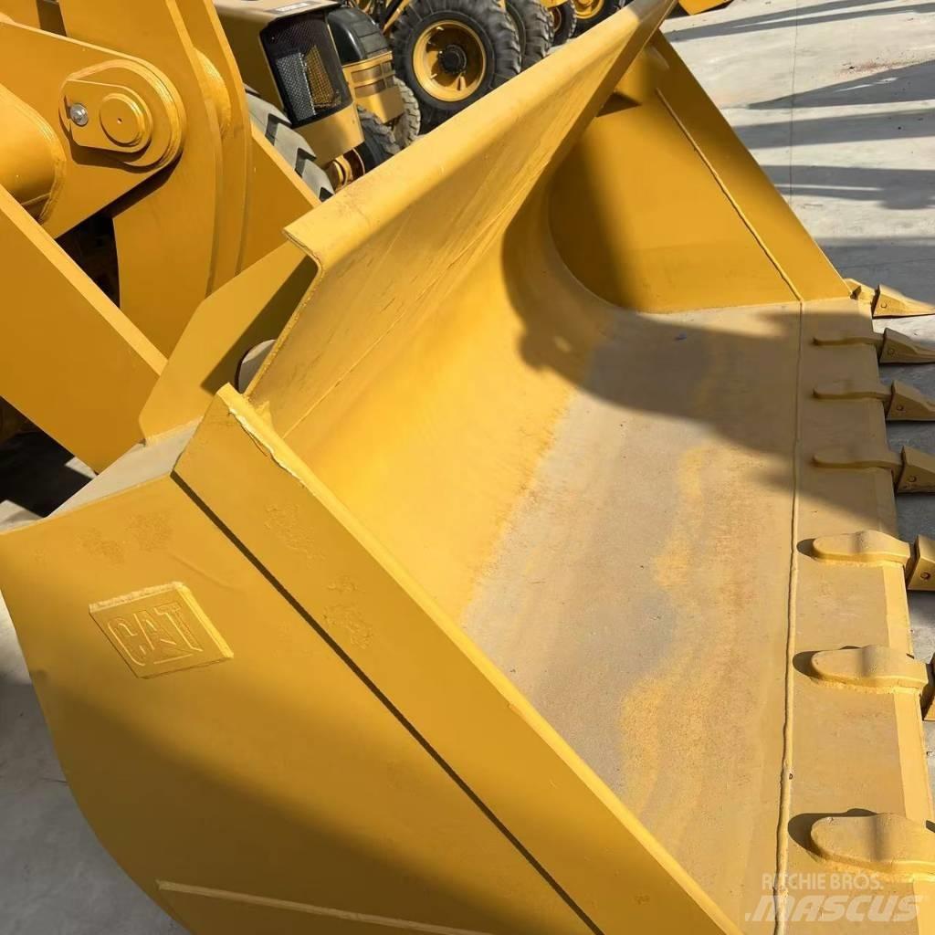 CAT 966 H Kolové nakladače