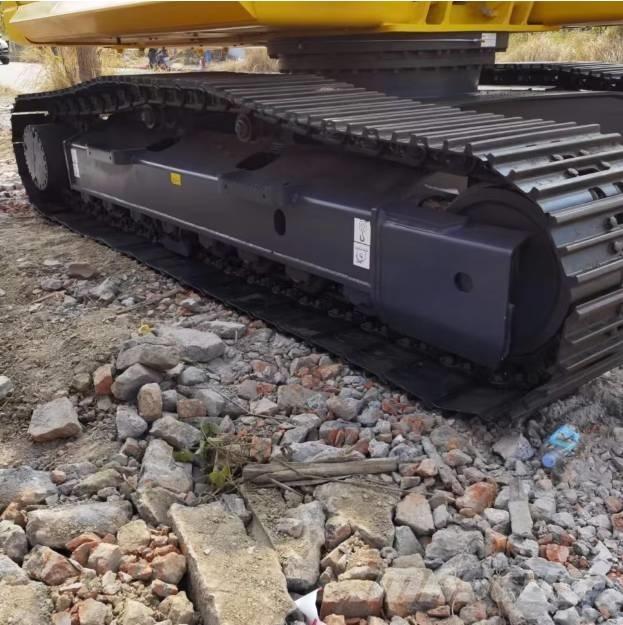 Komatsu PC220-8 Pásová rýpadla