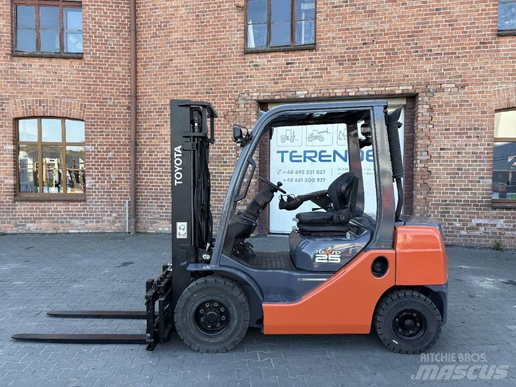 Toyota 02-8 FDF 25 Dieselové vozíky