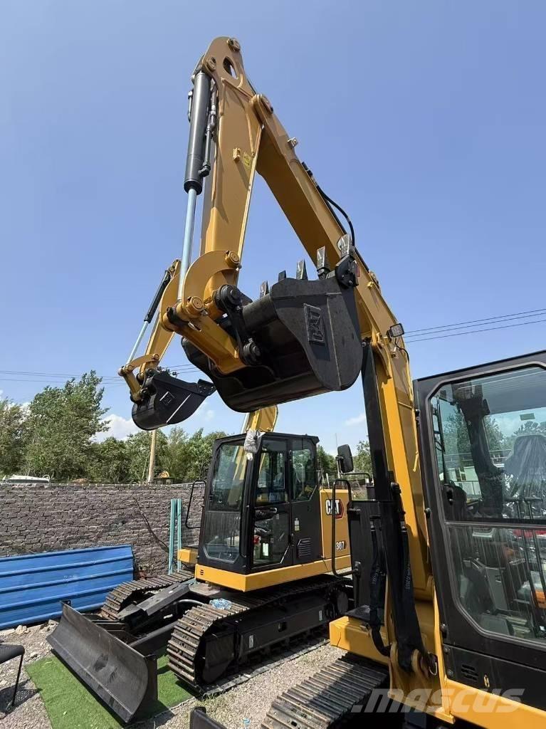 CAT 305.5 Mini rýpadla < 7t