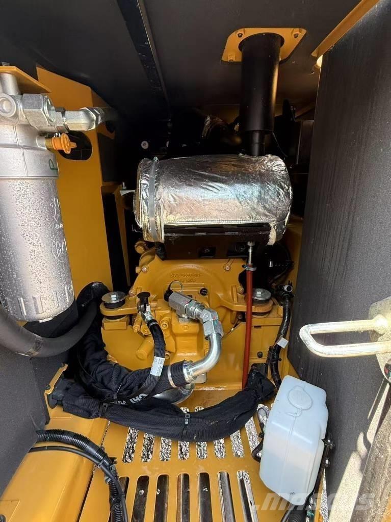 CAT 305.5 Mini rýpadla < 7t