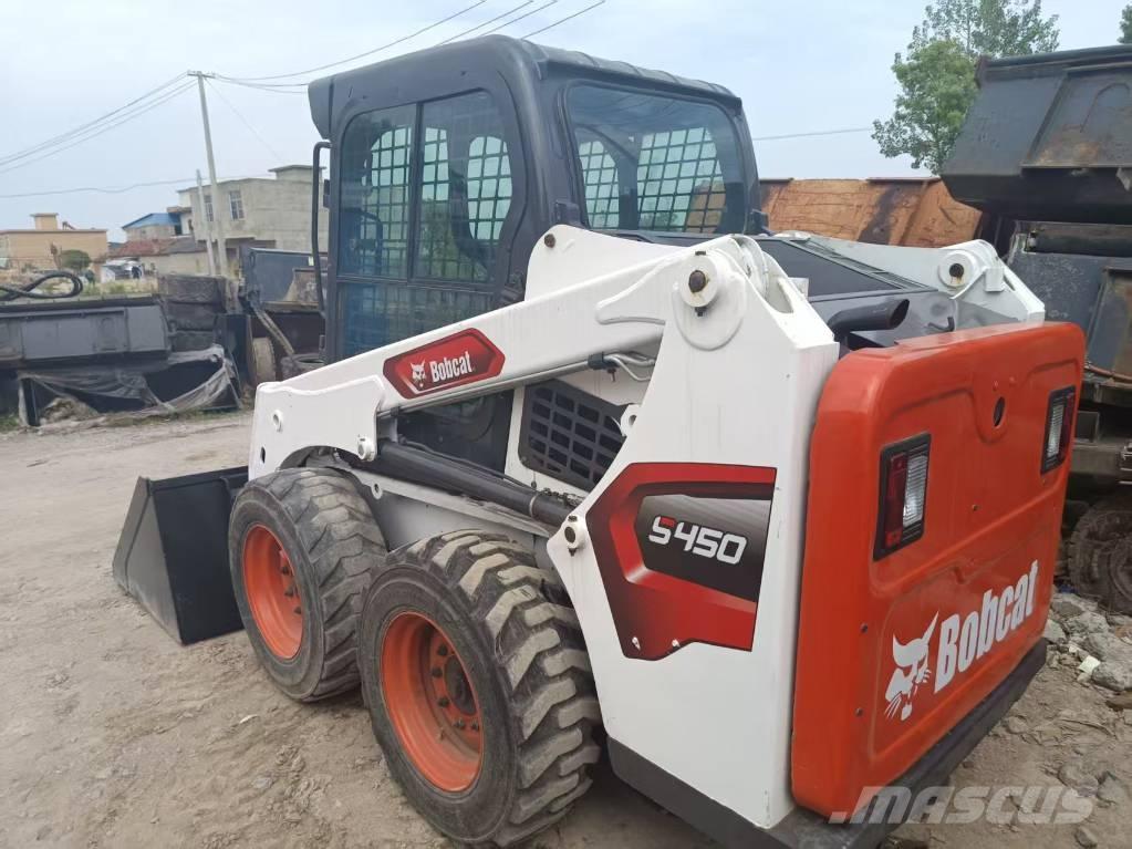 Bobcat S 450 Smykem řízené nakladače