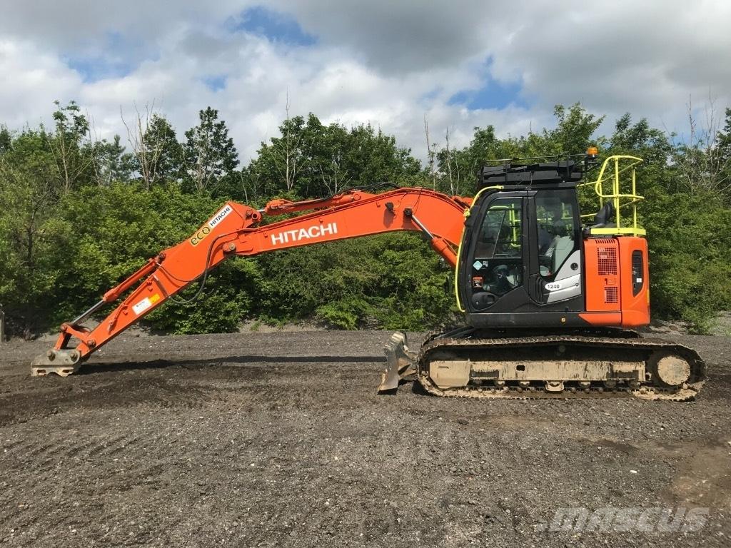 Hitachi ZX 135 US-6 Pásová rýpadla