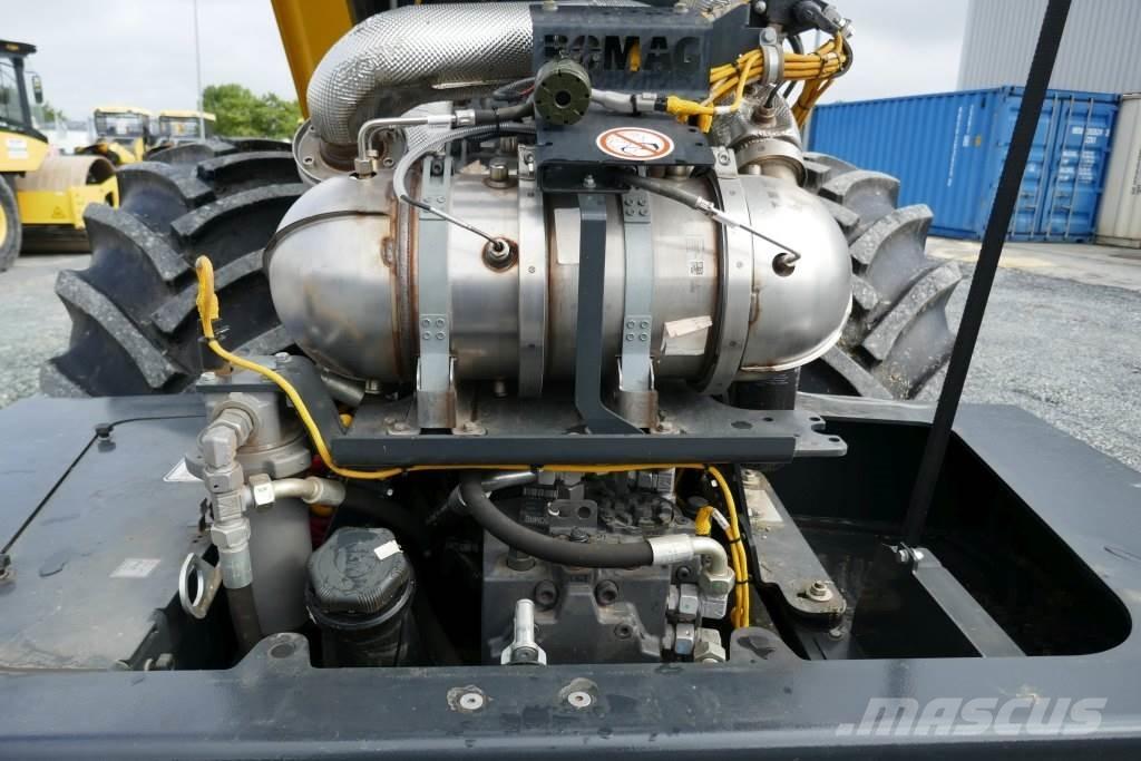 Bomag BW 213 PDH-5 Půdní kompaktory