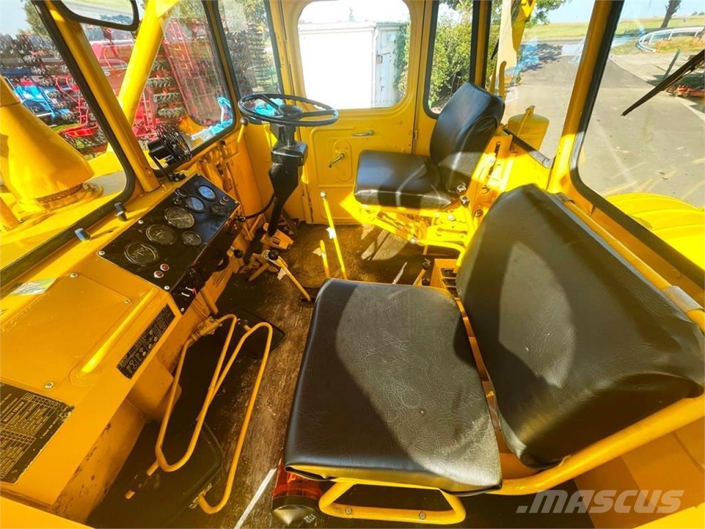 Kirovets K700A V8 Traktory