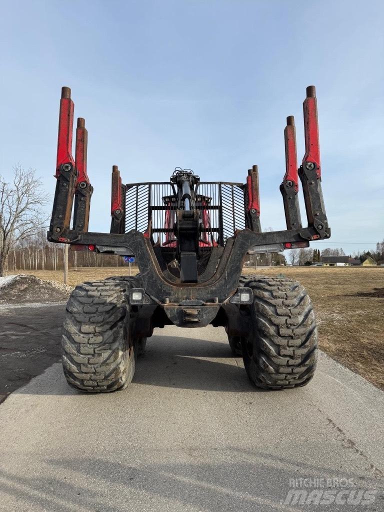Komatsu 895 Vyvážecí traktory