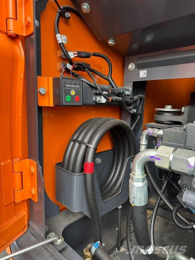 Develon DX 225 LC-7M Pásová rýpadla