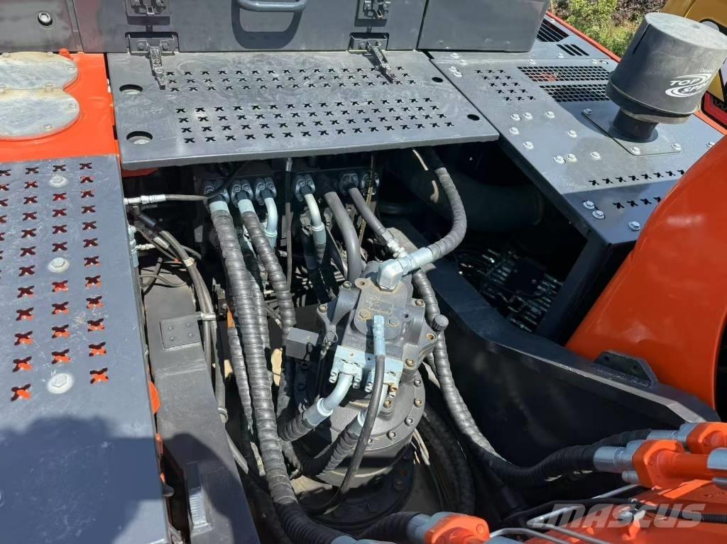 Doosan DX 340 Pásová rýpadla