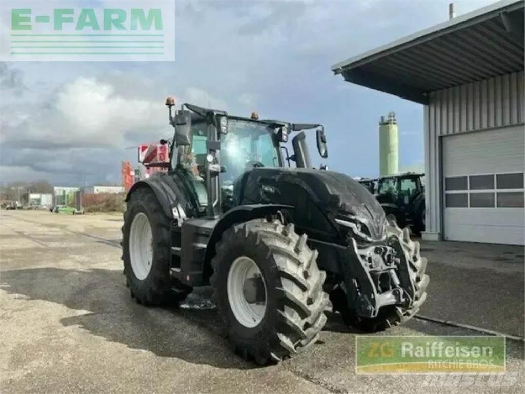 Valtra q245 Traktory
