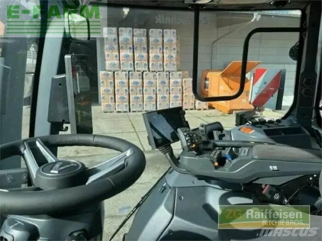 Valtra q245 Traktory