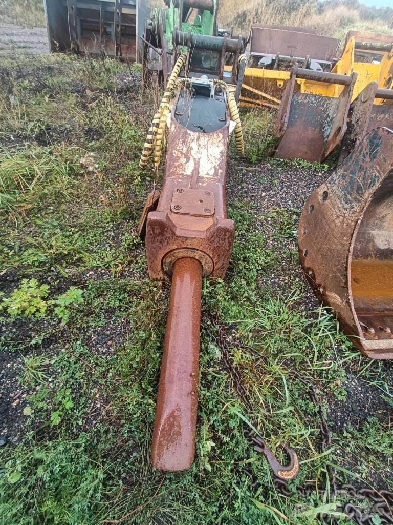 Furukawa F27 LN Hydraulická beranidla na zatloukání pilotů