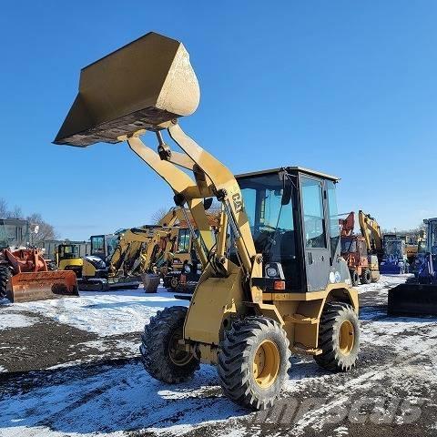 CAT 901B Kolové nakladače