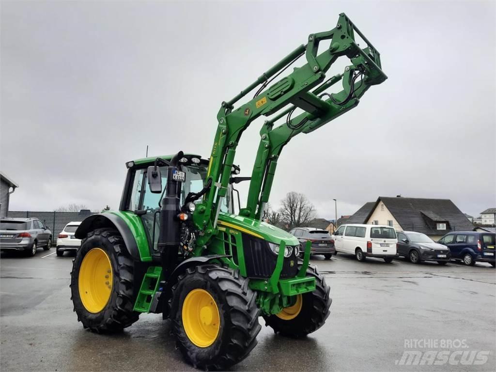 John Deere 6110M Traktory