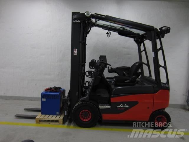 Linde E25R Akumulátorové vozíky