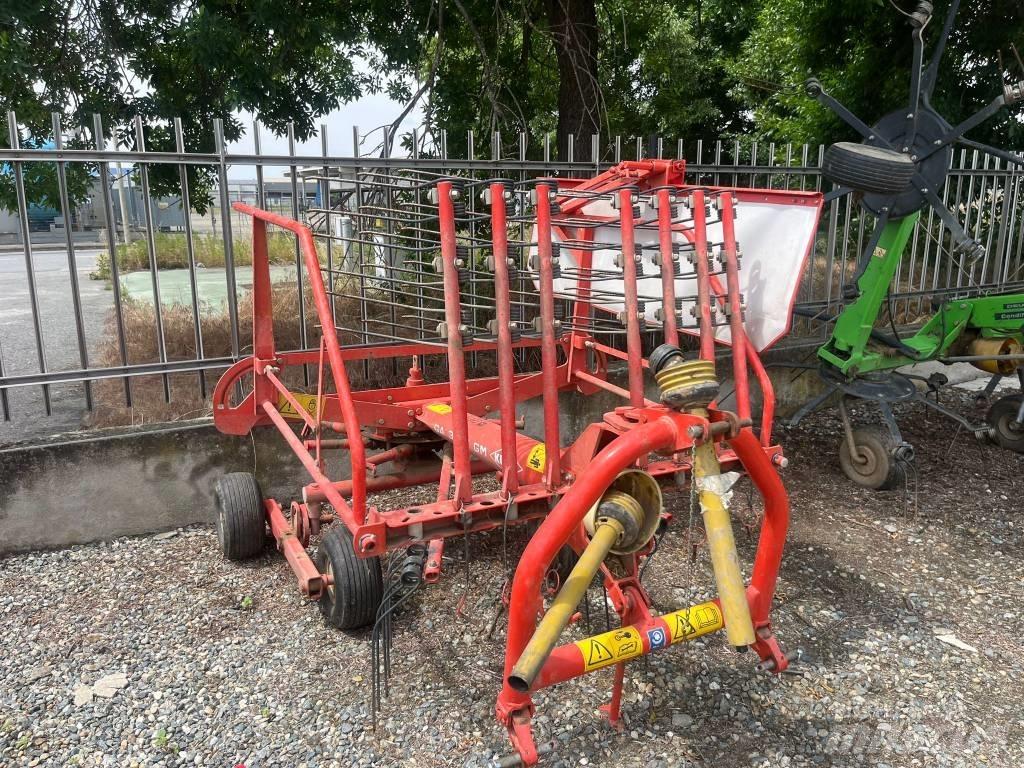 Kuhn GA 3201 G M Obraceče a shrabovače sena