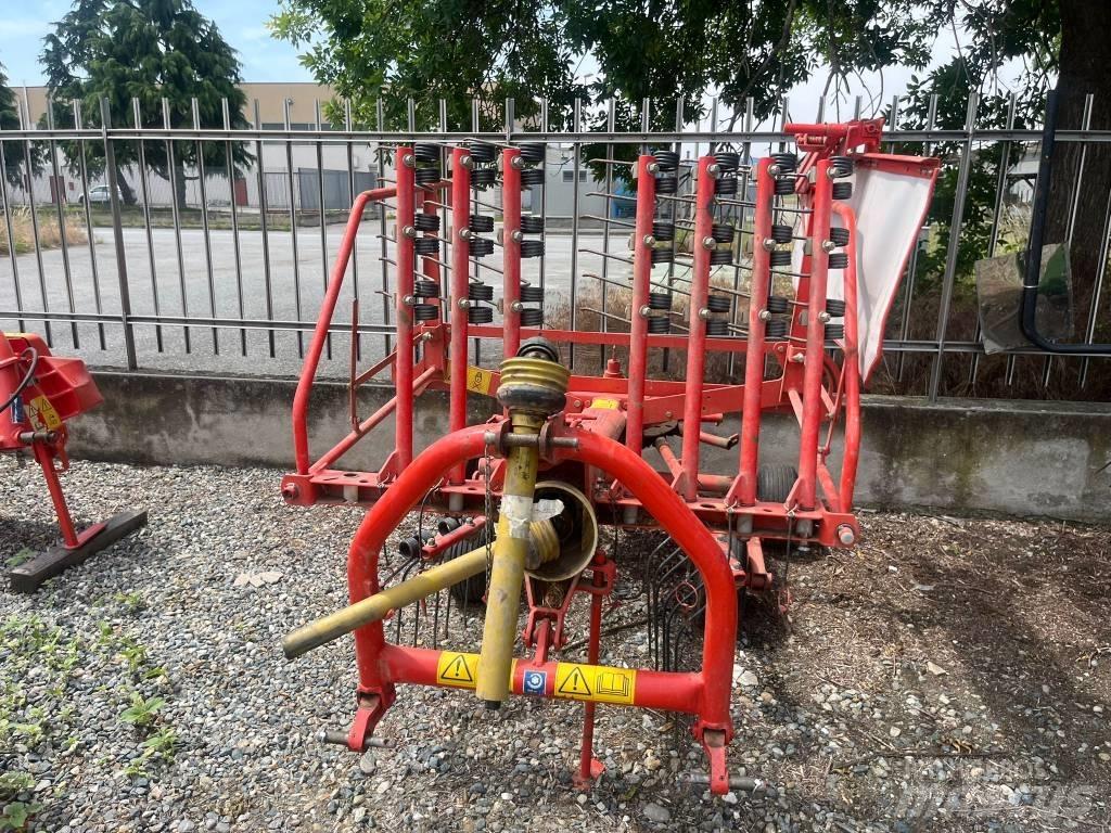 Kuhn GA 3201 G M Obraceče a shrabovače sena
