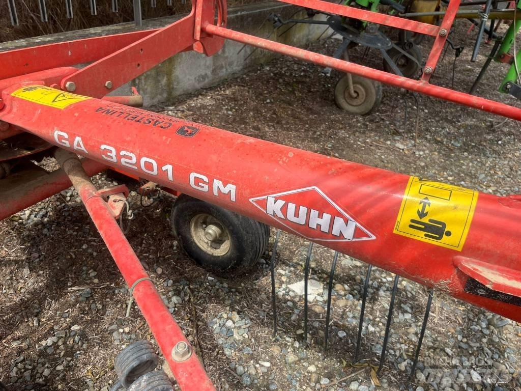 Kuhn GA 3201 G M Obraceče a shrabovače sena