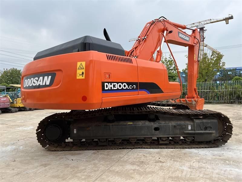 Doosan 300 Pásová rýpadla