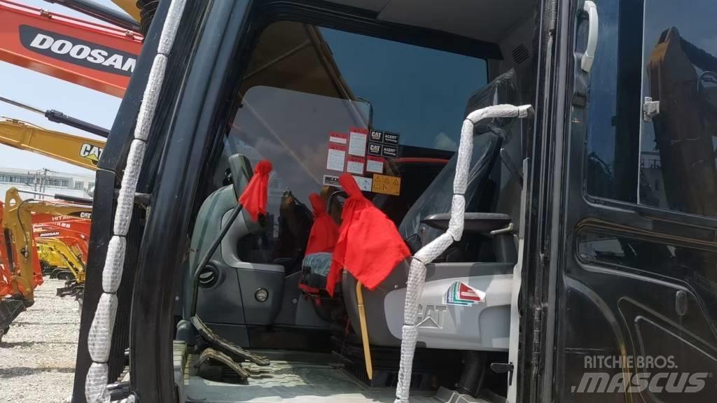 CAT 320 Pásová rýpadla