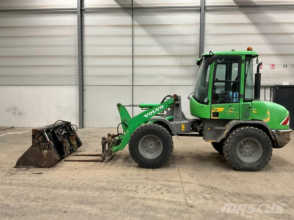 Volvo L 30 B-Z/X Kolové nakladače