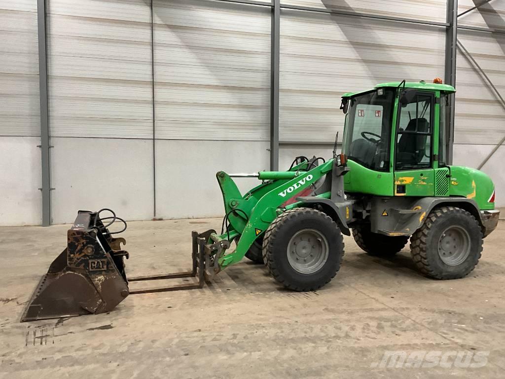 Volvo L 30 B-Z/X Kolové nakladače