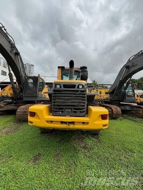 Volvo L 90 F Kolové nakladače