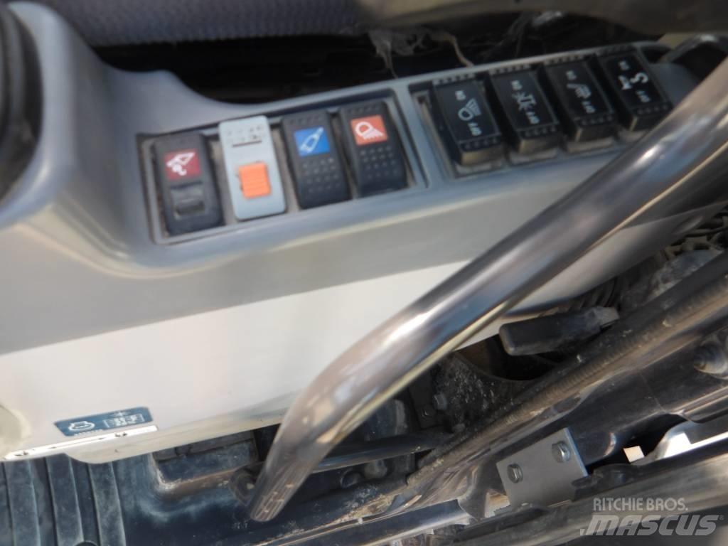 Hitachi ZX 250 LC-6 Pásová rýpadla