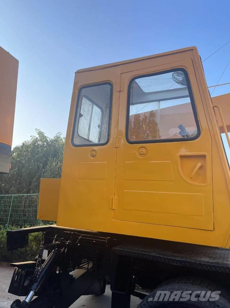 Tadano TS 80 R-1 Univerzální terénní jeřáby