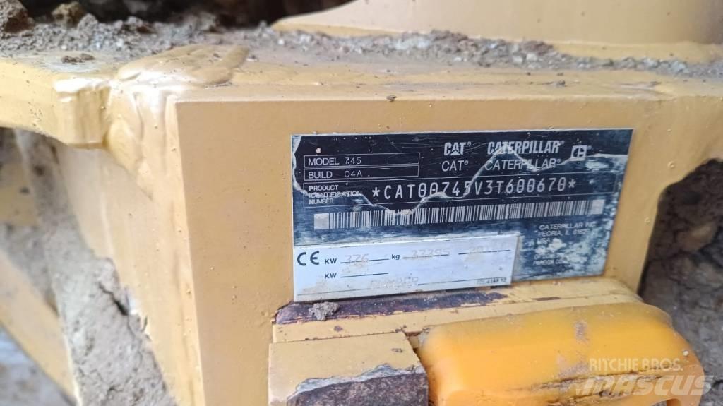 CAT 745 Kloubové dempry